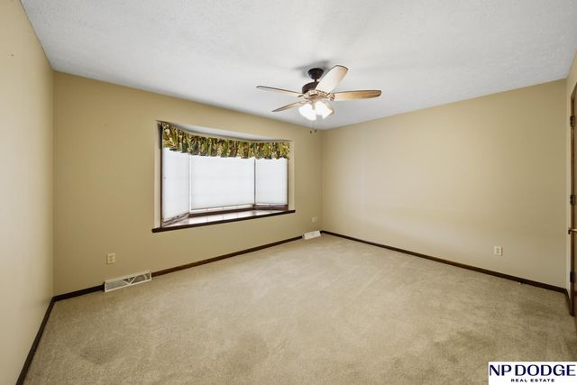 1429 N William Avenue, Fremont, NE 68025