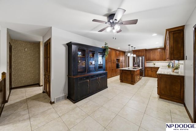 1429 N William Avenue, Fremont, NE 68025