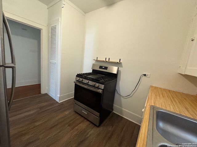 2014 W Mulberry Ave, San Antonio, TX 78201
