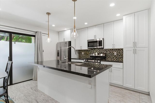 4950 N Miller Road Apt 100, Scottsdale, AZ 85251