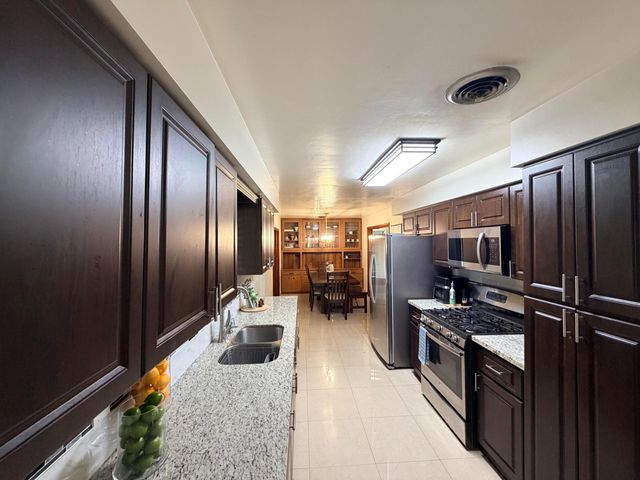 955 NW 4th St Street, Belle Glade, FL 33430