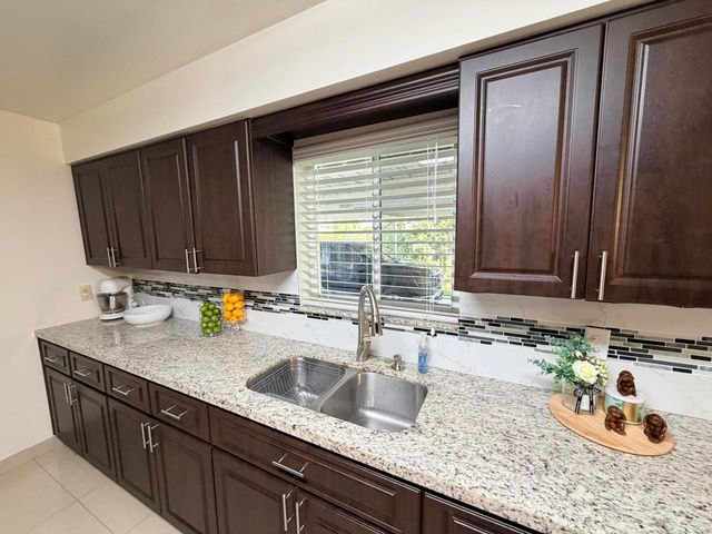 955 NW 4th St Street, Belle Glade, FL 33430