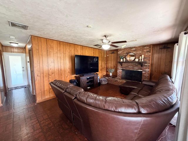 955 NW 4th St Street, Belle Glade, FL 33430