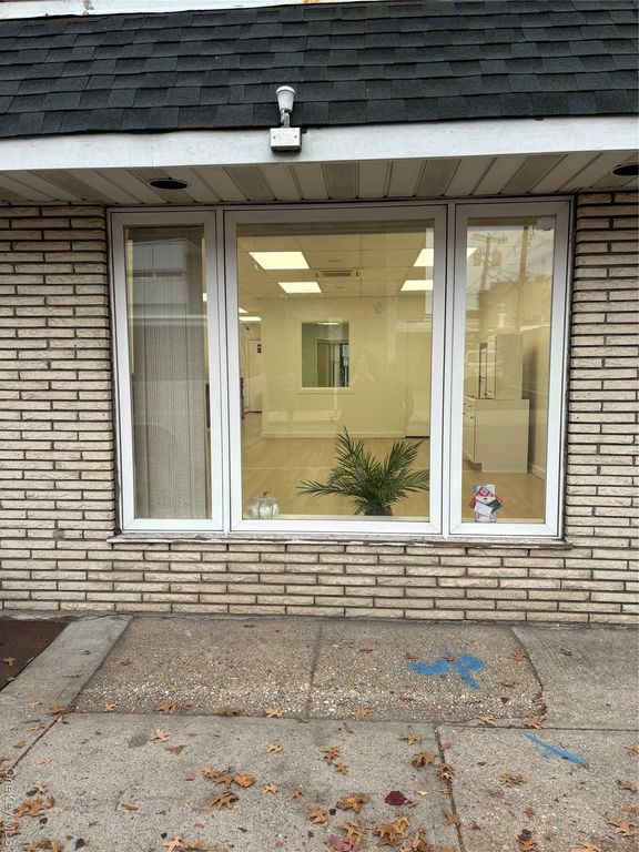 10 Verbena Avenue First Floor First Floor, Front, Floral Park, NY 11001