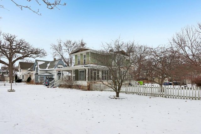 711 E Walworth AVENUE, Delavan, WI 53115