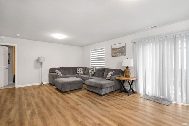 1308 Chapel Hill Drive, Mishawaka, IN 46545