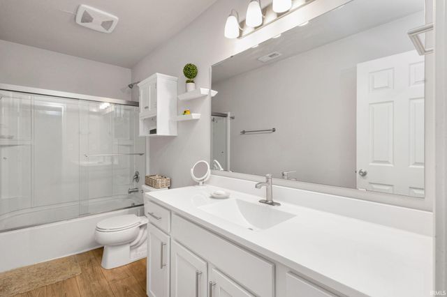 1308 Chapel Hill Drive, Mishawaka, IN 46545