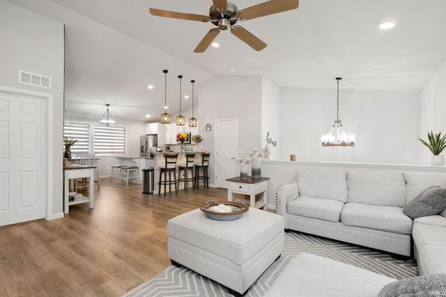 1308 Chapel Hill Drive, Mishawaka, IN 46545