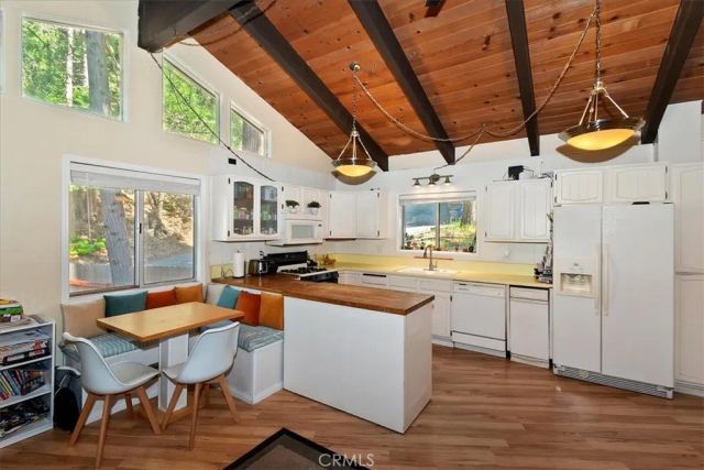 770 Berne, Crestline, CA 92325