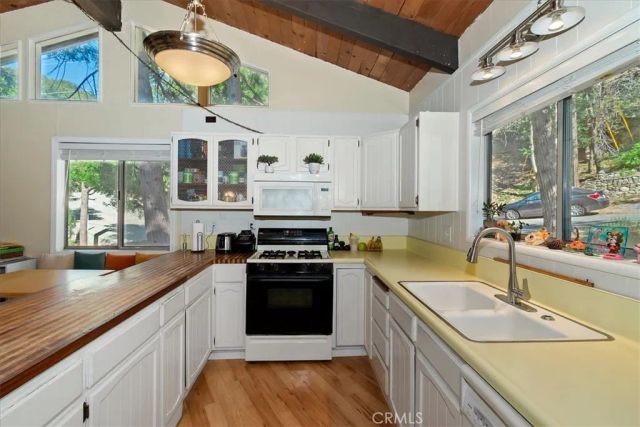 770 Berne, Crestline, CA 92325