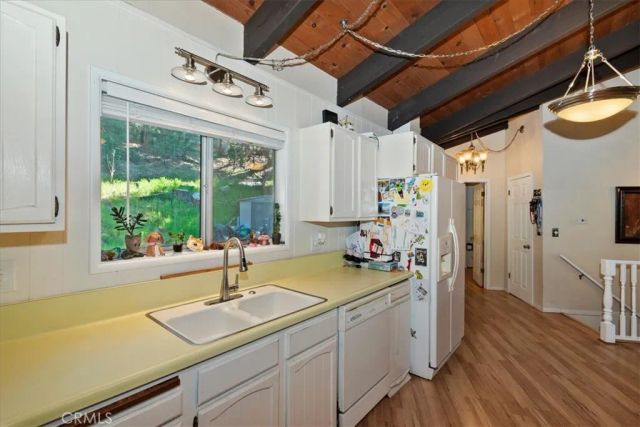 770 Berne, Crestline, CA 92325