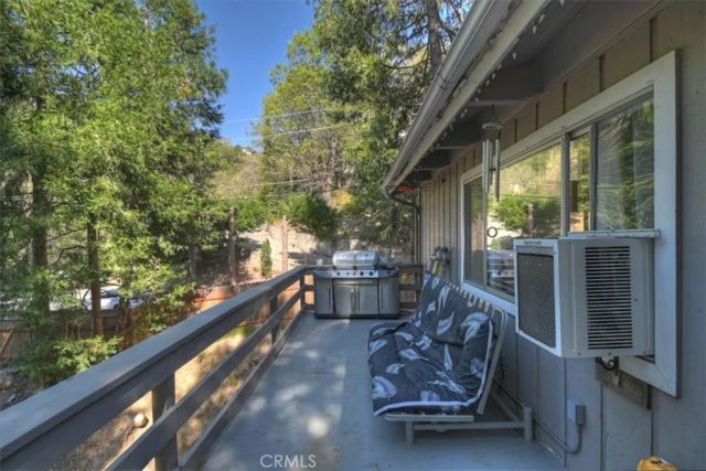770 Berne, Crestline, CA 92325