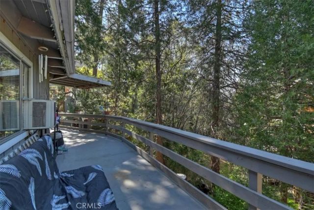 770 Berne, Crestline, CA 92325