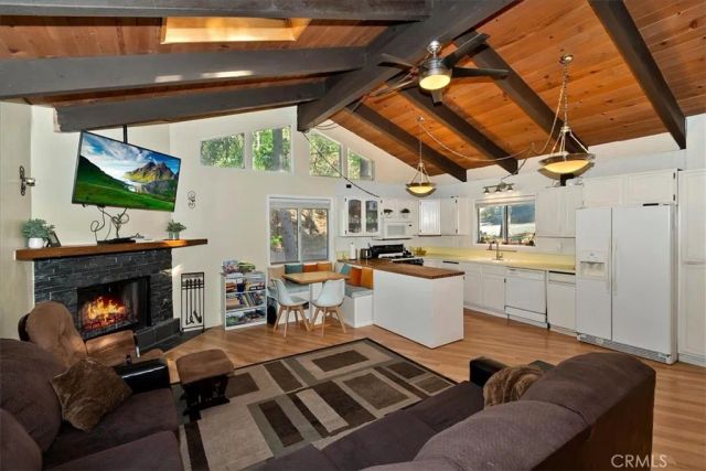 770 Berne, Crestline, CA 92325