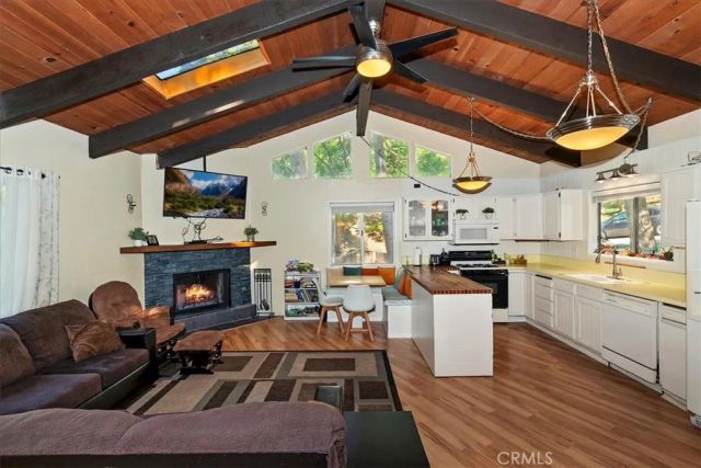 770 Berne, Crestline, CA 92325