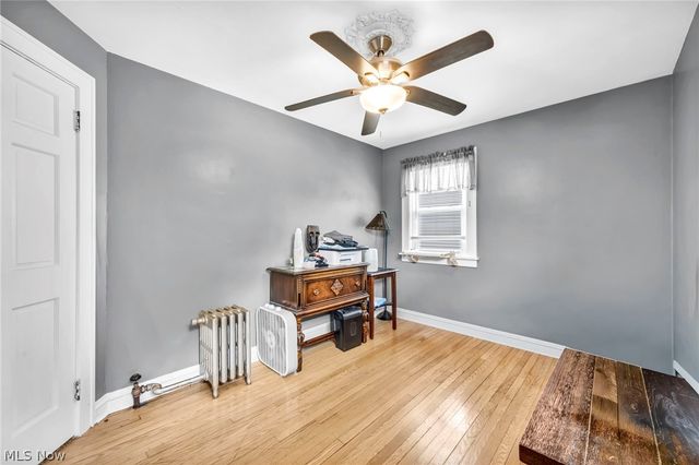 5697 W 54th Street, Parma, OH 44129
