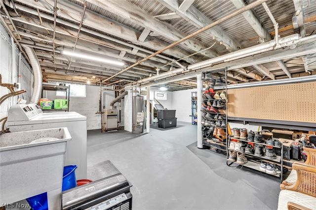 5697 W 54th Street, Parma, OH 44129