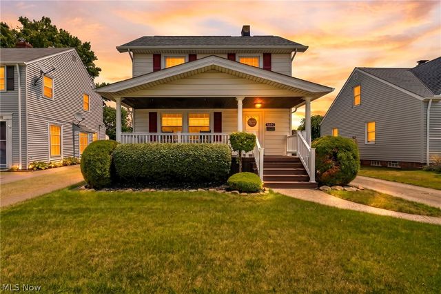 5697 W 54th Street, Parma, OH 44129