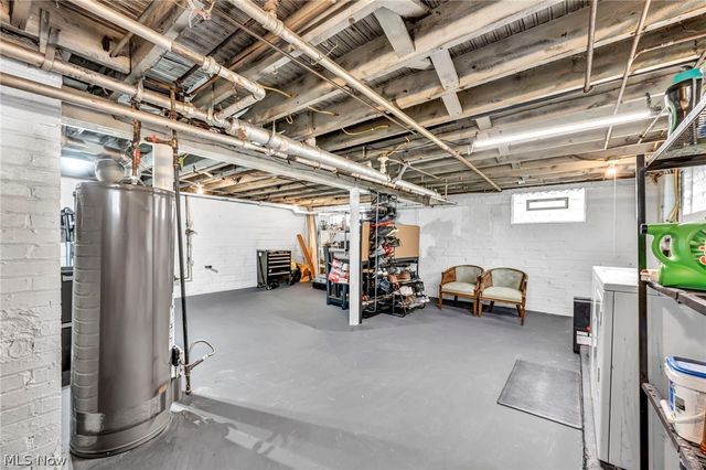 5697 W 54th Street, Parma, OH 44129