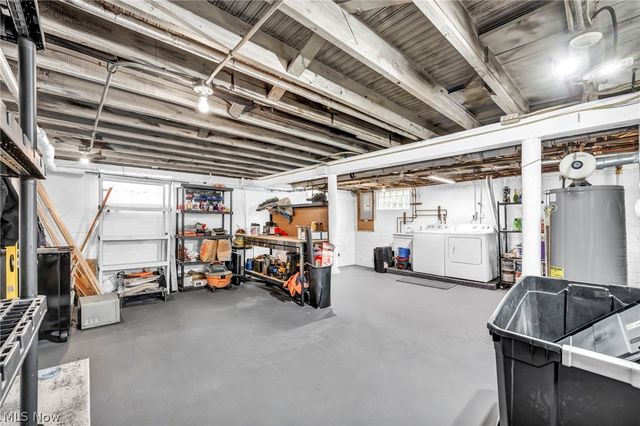 5697 W 54th Street, Parma, OH 44129