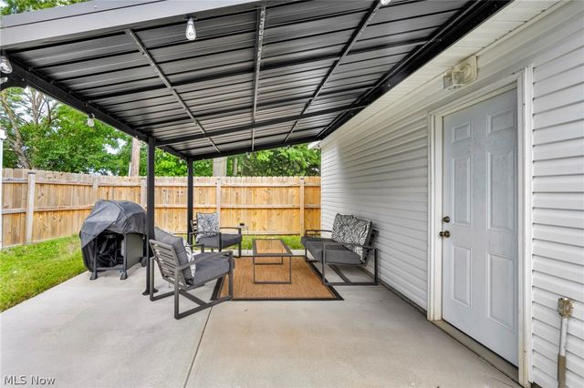 5697 W 54th Street, Parma, OH 44129