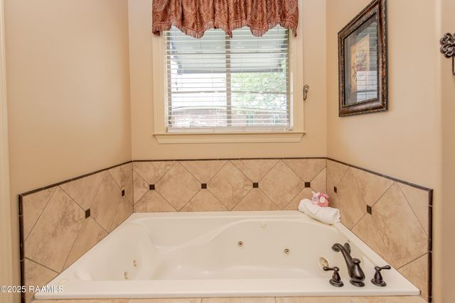 307 La Villa Circle, Youngsville, LA 70592