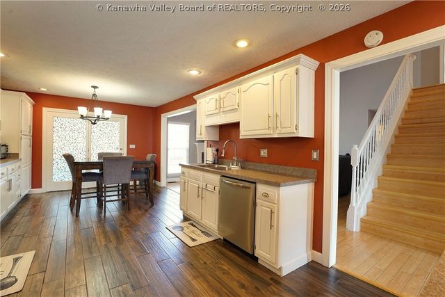 703 Charlie Street, Hurricane, WV 25526