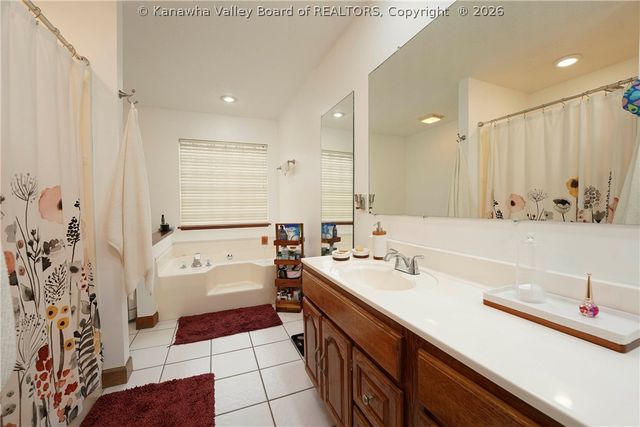 703 Charlie Street, Hurricane, WV 25526