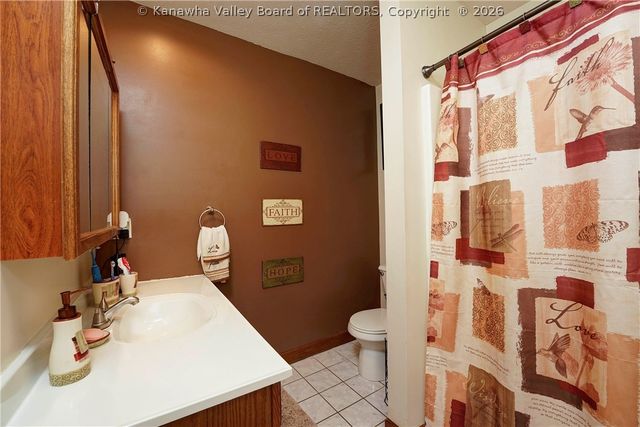 703 Charlie Street, Hurricane, WV 25526