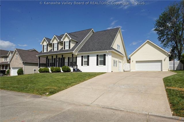 703 Charlie Street, Hurricane, WV 25526