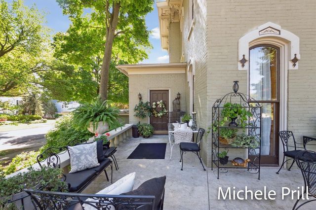 118 E Oliver Street, Owosso, MI 48867