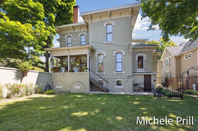 118 E Oliver Street, Owosso, MI 48867