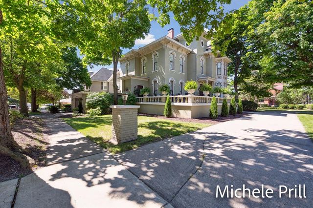 118 E Oliver Street, Owosso, MI 48867