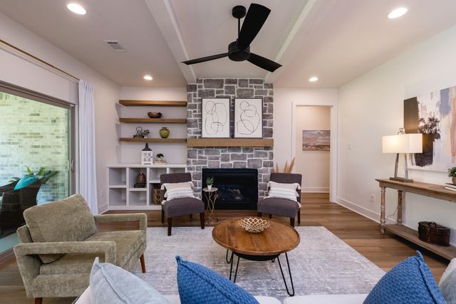 35 Belles Fleurs Circle, Little Rock, AR 72223