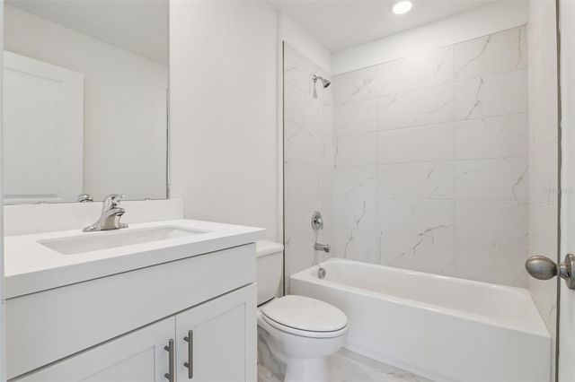 655 EMERALD GROVE DRIVE, Apopka, FL 32703