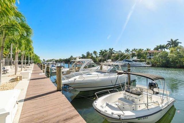 90 Edgewater Drive 917, Coral Gables, FL 33133