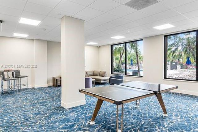 90 Edgewater Drive 917, Coral Gables, FL 33133