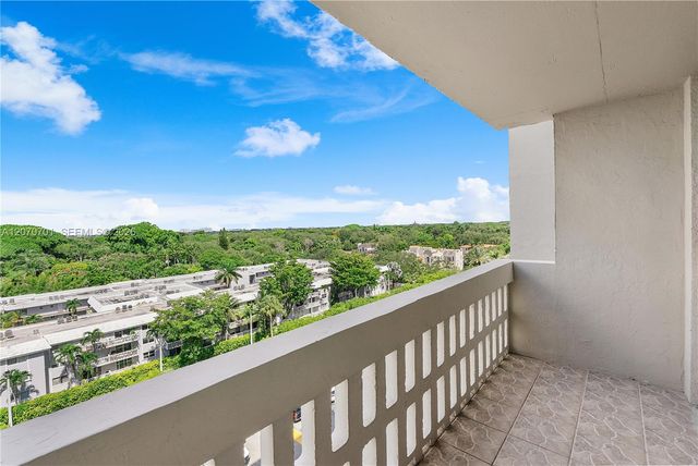 90 Edgewater Drive 917, Coral Gables, FL 33133