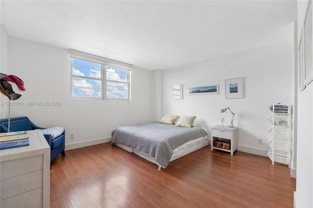90 Edgewater Drive 917, Coral Gables, FL 33133
