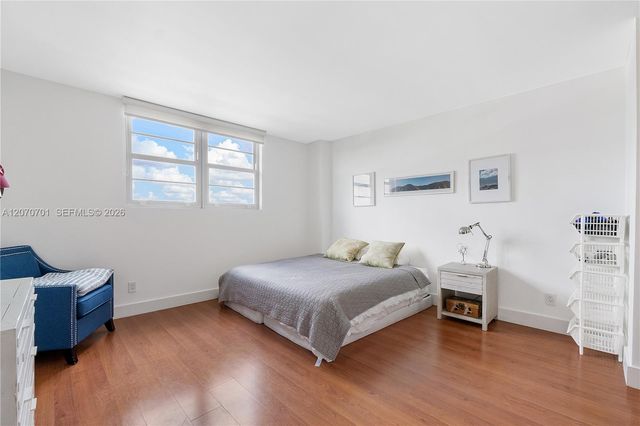 90 Edgewater Drive 917, Coral Gables, FL 33133