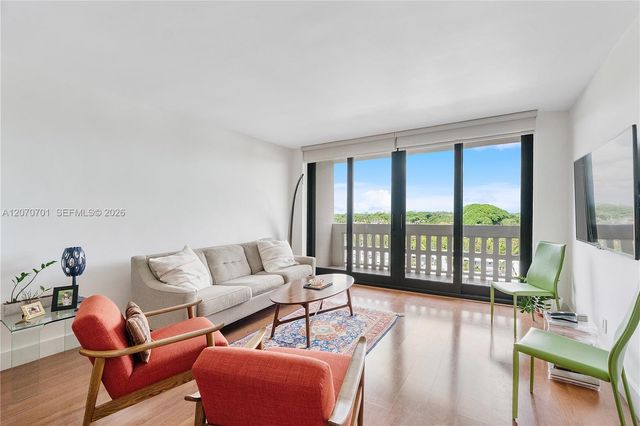 90 Edgewater Drive 917, Coral Gables, FL 33133