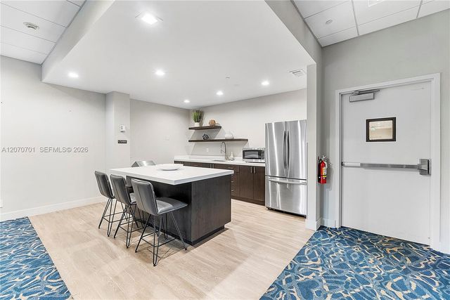 90 Edgewater Drive 917, Coral Gables, FL 33133