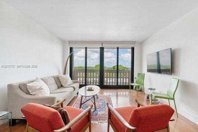 90 Edgewater Drive 917, Coral Gables, FL 33133