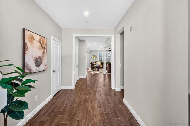 2077 Del Rincon Place, Escondido, CA 92026