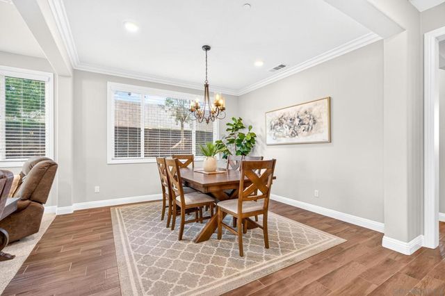 2077 Del Rincon Place, Escondido, CA 92026