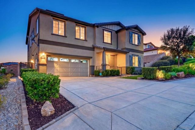 2077 Del Rincon Place, Escondido, CA 92026