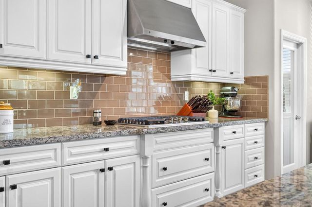 2077 Del Rincon Place, Escondido, CA 92026