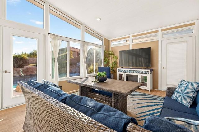 2077 Del Rincon Place, Escondido, CA 92026