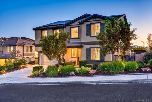 2077 Del Rincon Place, Escondido, CA 92026