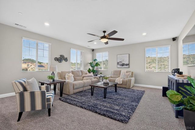 2077 Del Rincon Place, Escondido, CA 92026